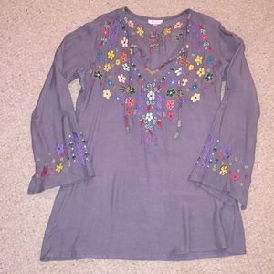 Women's flower embroidered shirt